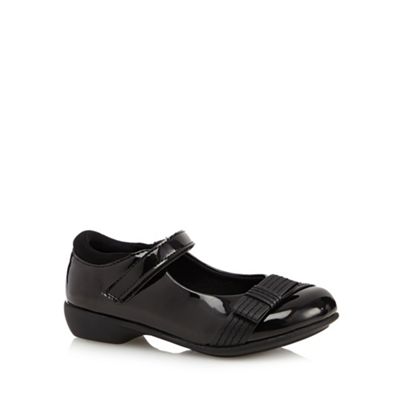 Girl's black patent bow strap shoes